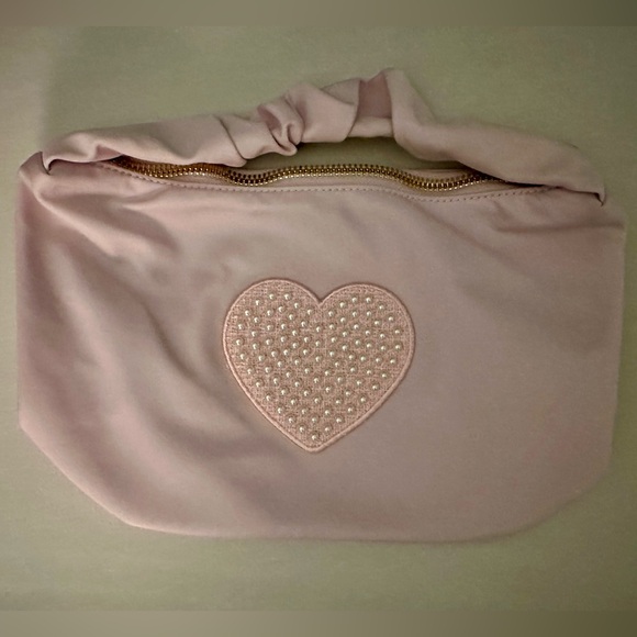 Stoney Clover Lane Lilac Jumbo Heart Scrunch Bag - Picture 1 of 3